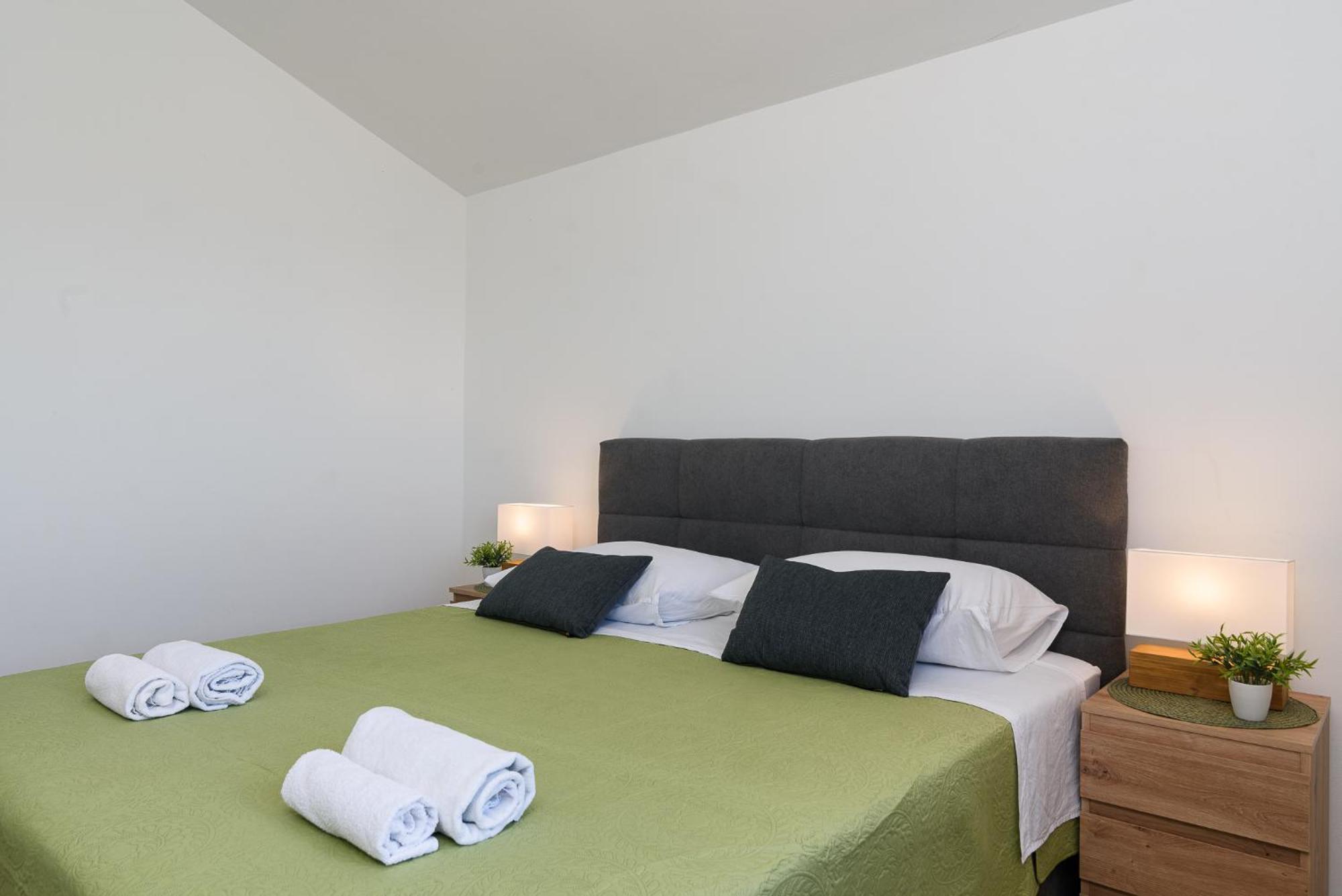 Apartments Eva Trogir Exterior photo
