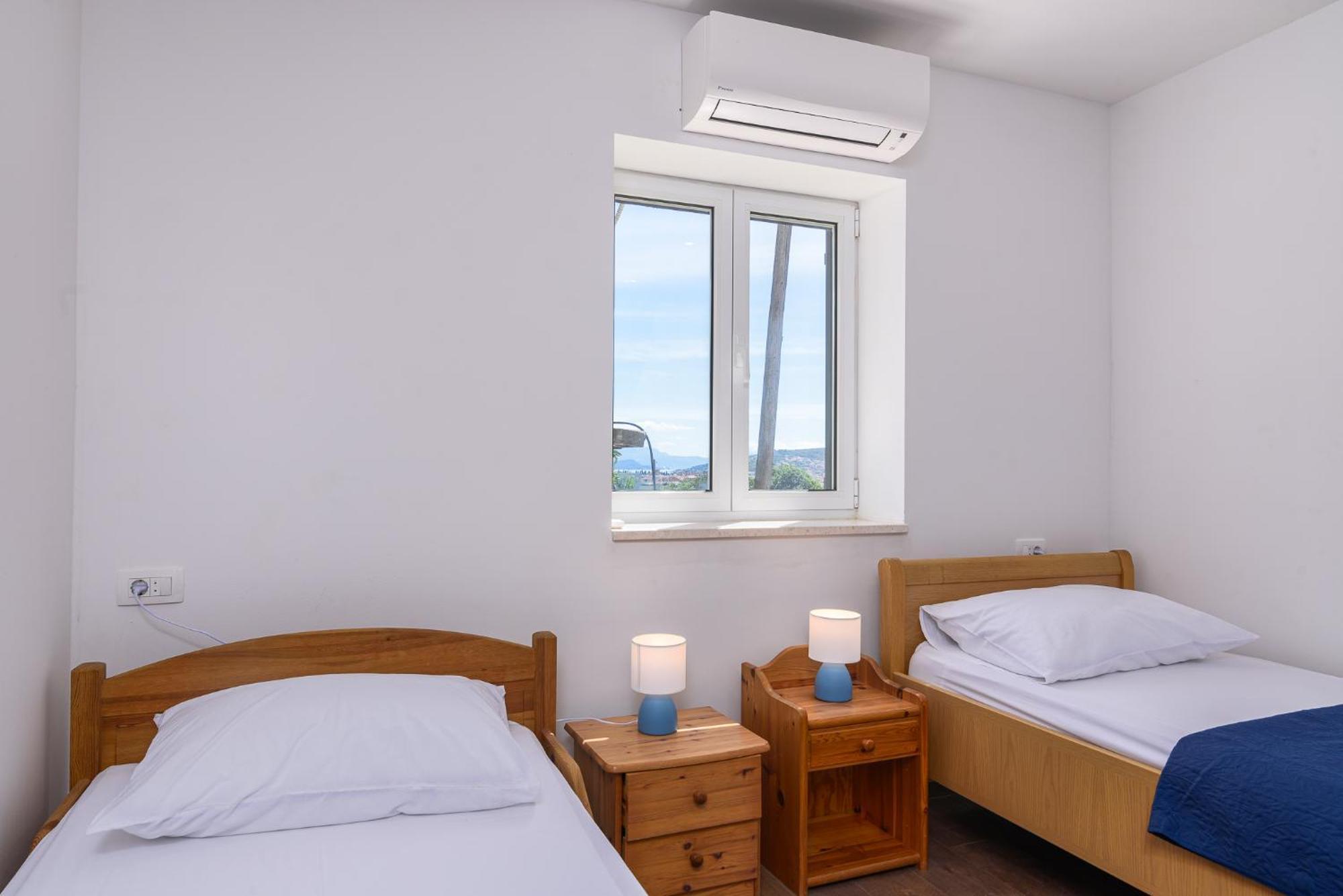 Apartments Eva Trogir Exterior photo