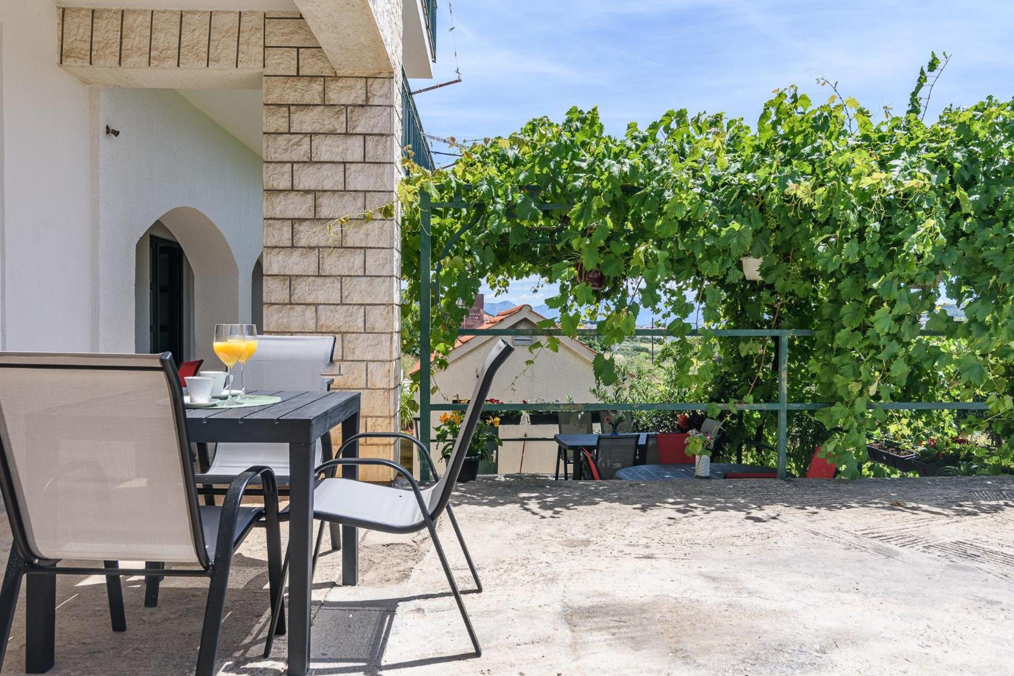 Apartments Eva Trogir Exterior photo