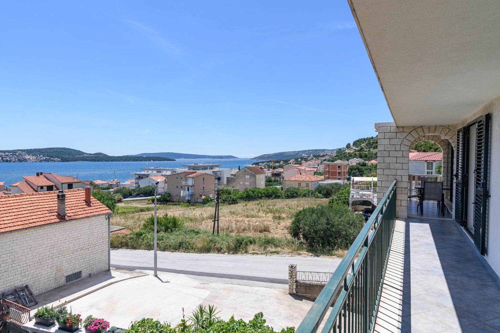 Apartments Eva Trogir Exterior photo