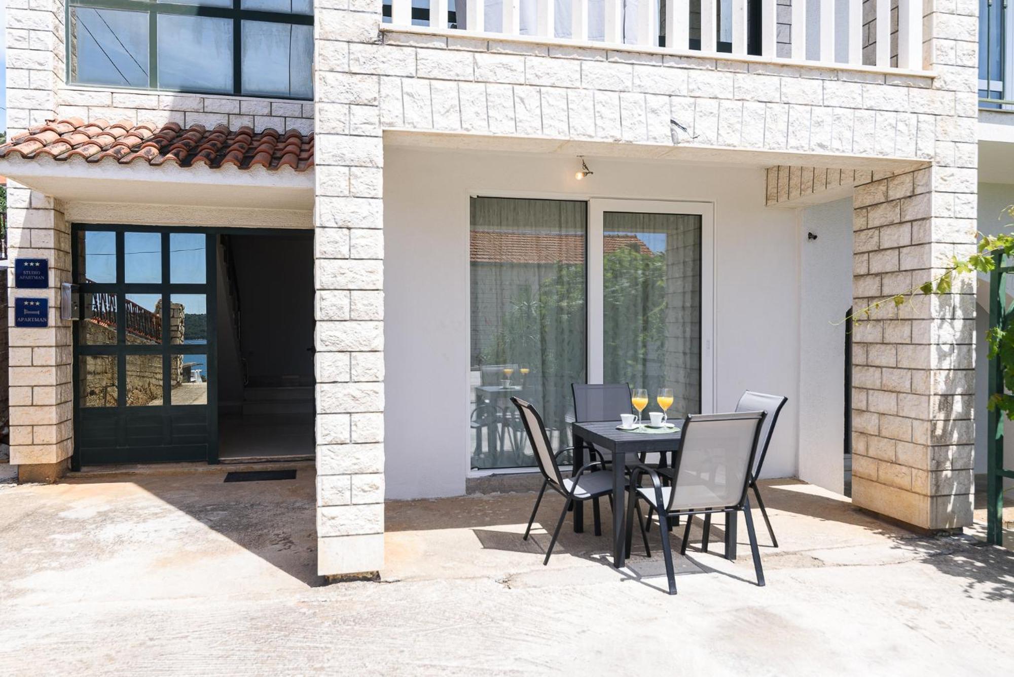 Apartments Eva Trogir Exterior photo