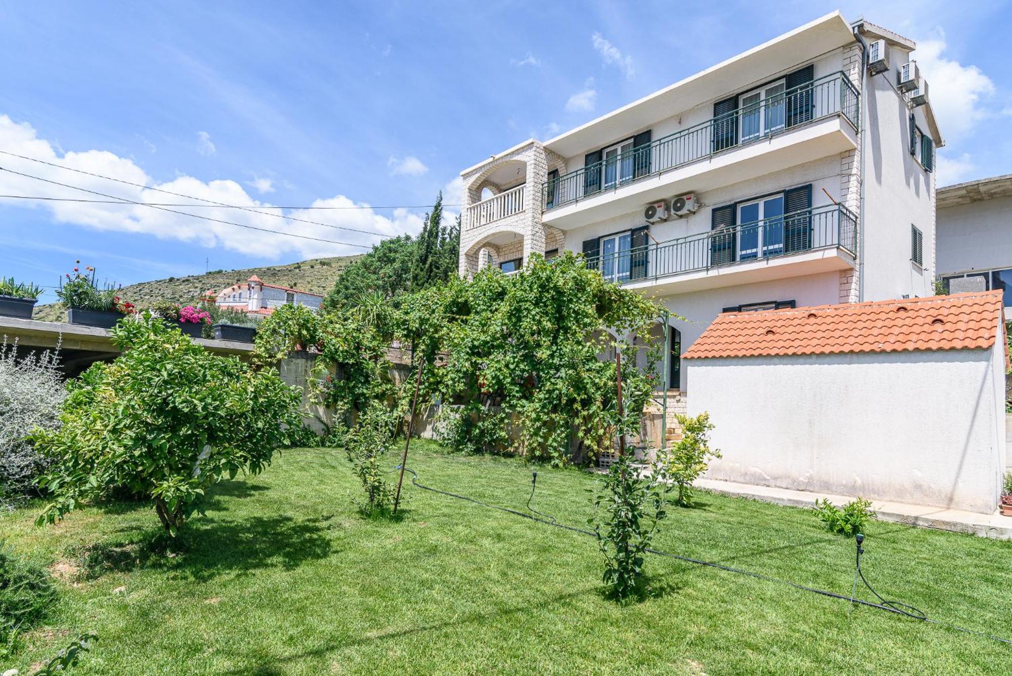Apartments Eva Trogir Exterior photo