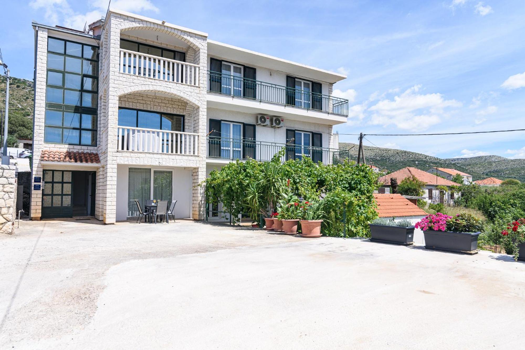 Apartments Eva Trogir Exterior photo